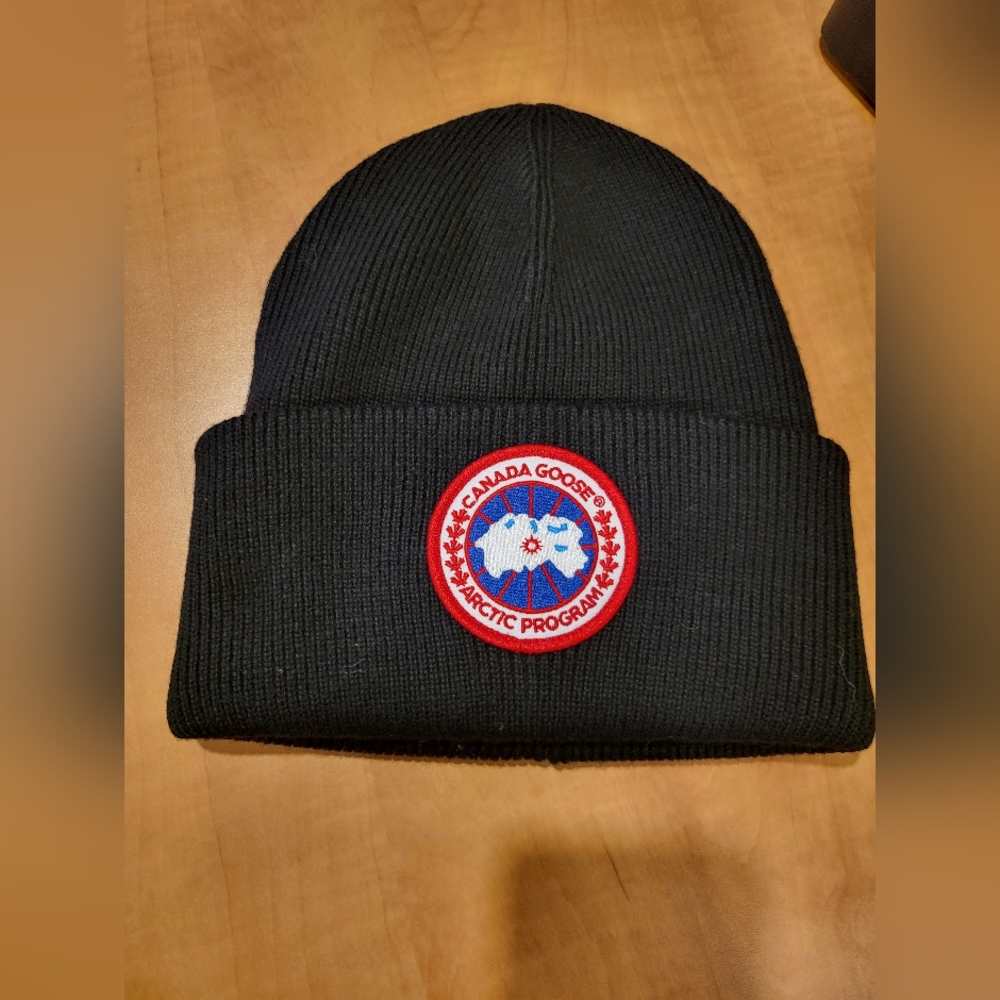 Canada Goose Artic Disc Toque NWT
